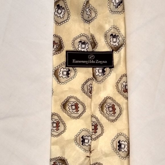 Ermenegildo Zegna Tie 100% Silk 57 Inches Geometric Design Yellow/Gold - Picture 3 of 3